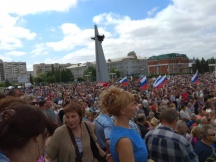 Члены Новопроф  (членскиой организаций КТР) на митинге в Омске
